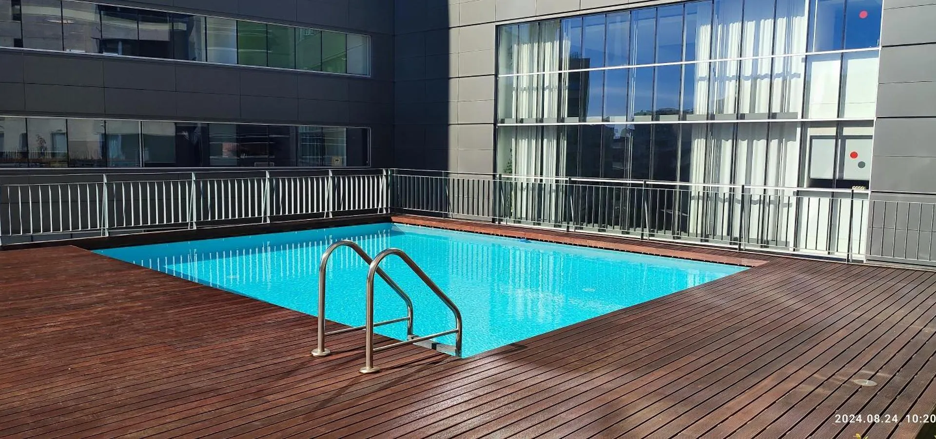 Nice Duplex Apartment With Free Pool And Garage Lisbon Portugal